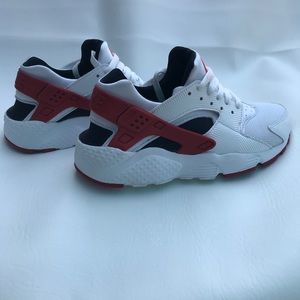 Nike Huarache Run(GS) White Red Black Size 6.5